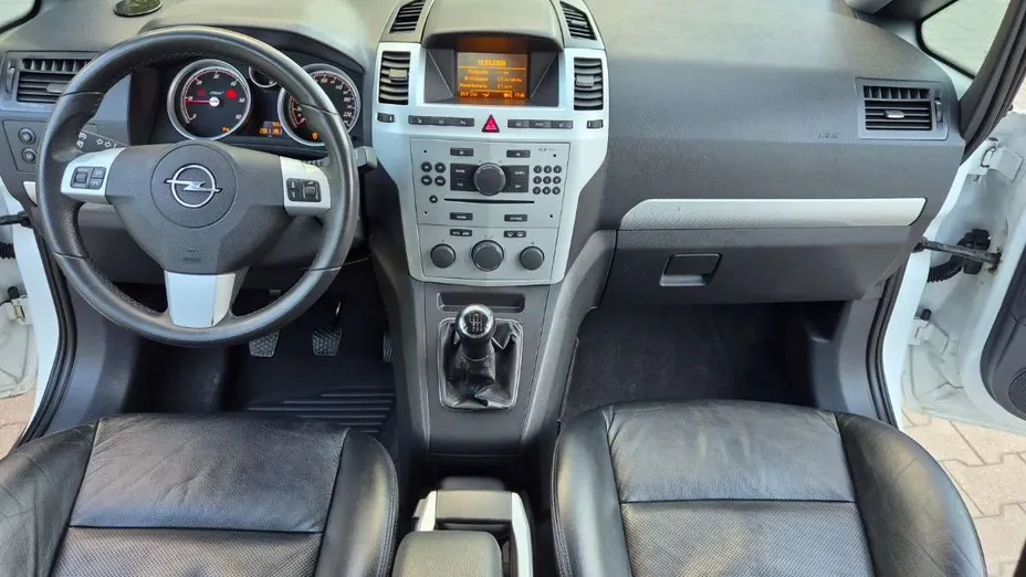 OPEL Zafira -