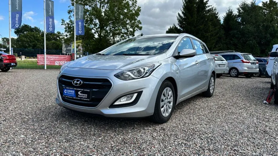 HYUNDAI i30 -
