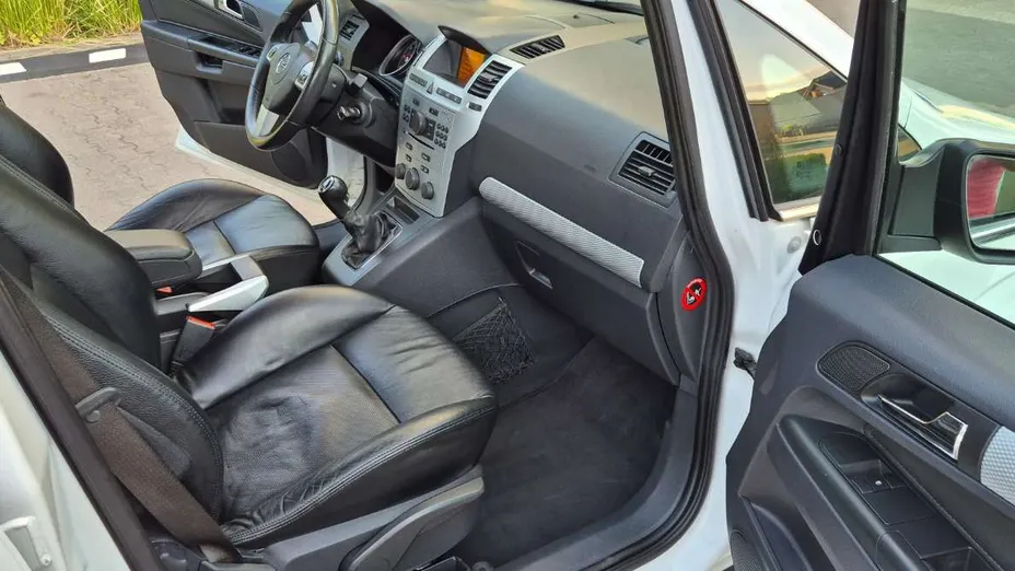 OPEL Zafira -