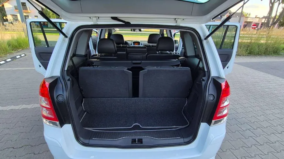 OPEL Zafira -