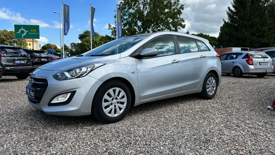HYUNDAI i30 -