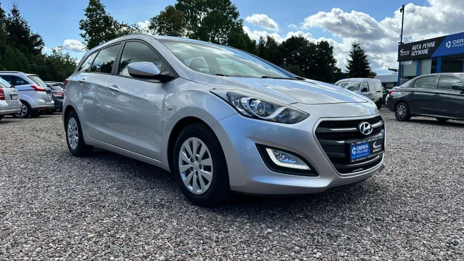 HYUNDAI i30 -