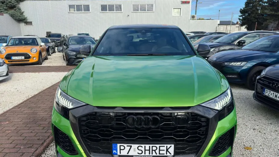 AUDI RS Q8 -