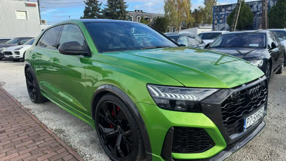 AUDI RS Q8 -