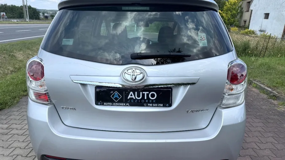 TOYOTA Verso -