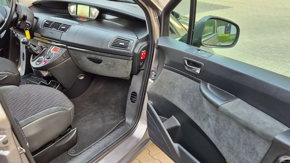 CITROEN C8 -