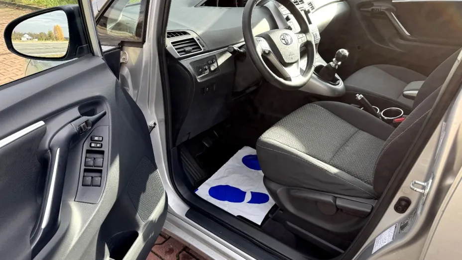 TOYOTA Verso -