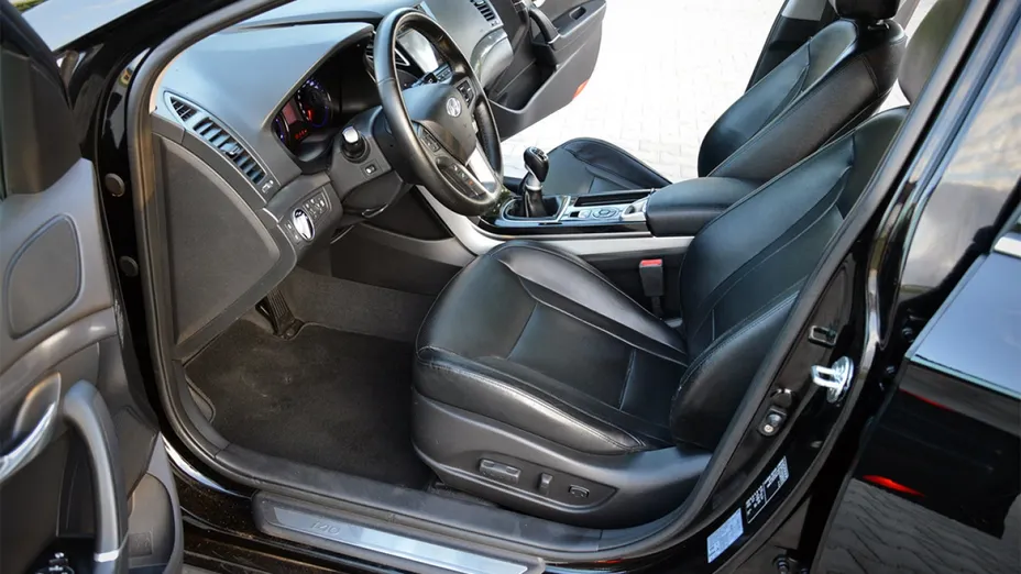 HYUNDAI i40 -