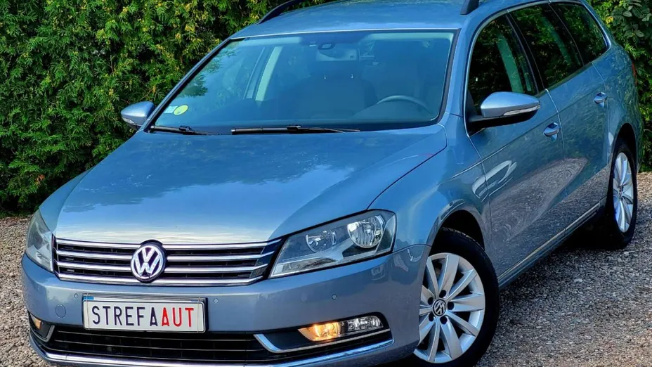 VOLKSWAGEN Passat -