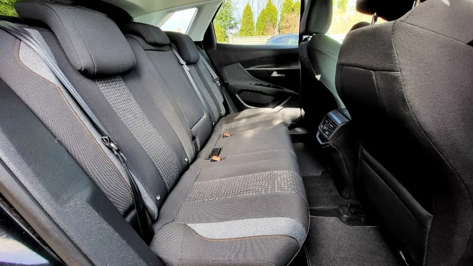 PEUGEOT 3008 -