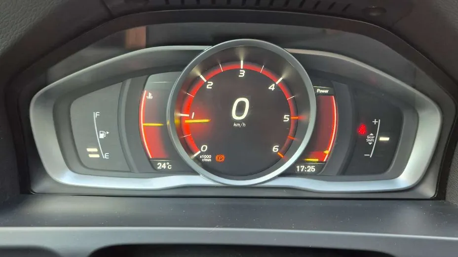 VOLVO V60 -