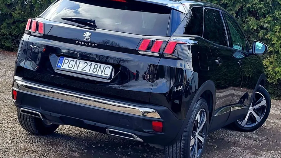 PEUGEOT 3008 -