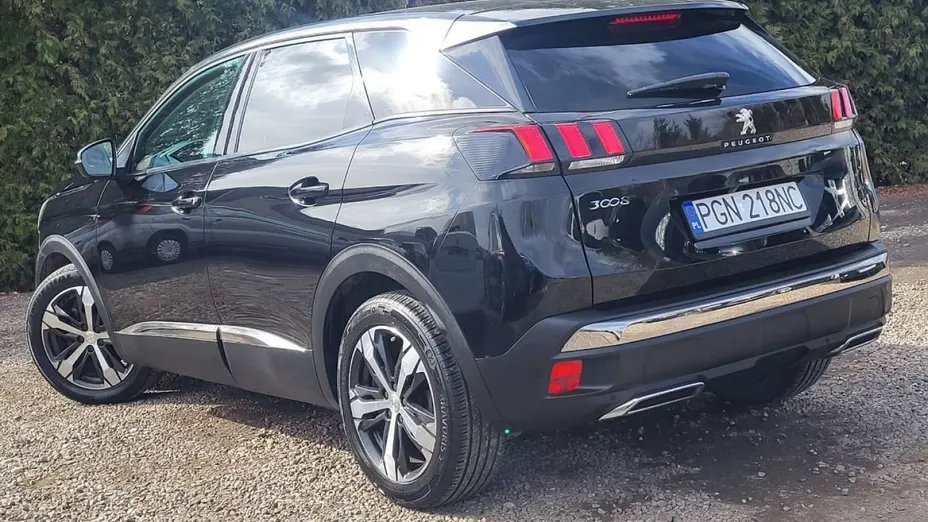 PEUGEOT 3008 -