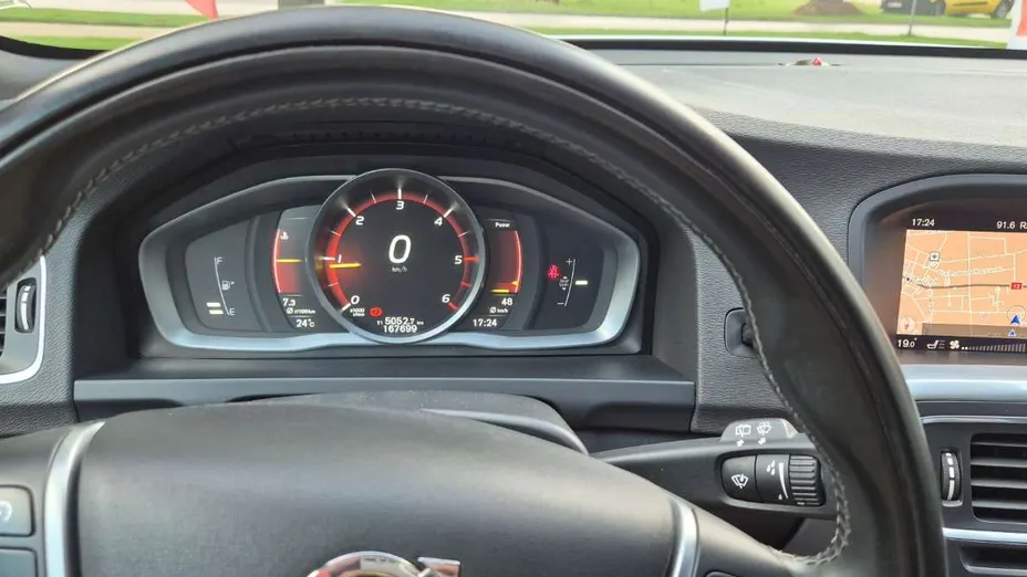 VOLVO V60 -
