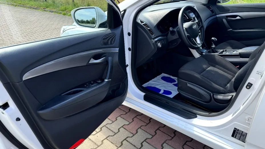 HYUNDAI i40 -