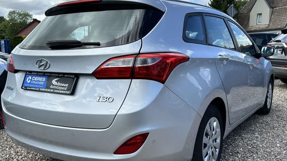 HYUNDAI i30 -
