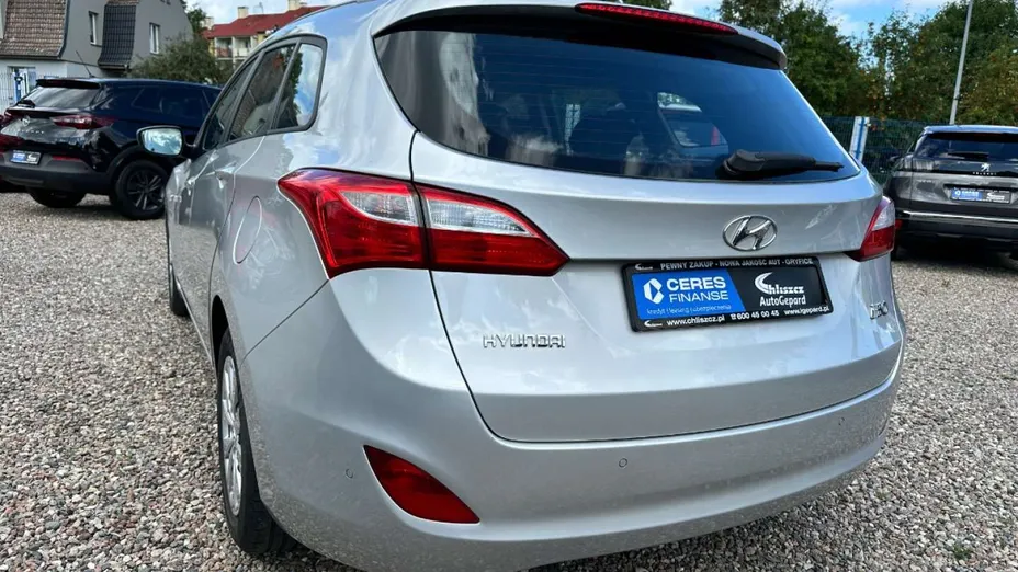 HYUNDAI i30 -