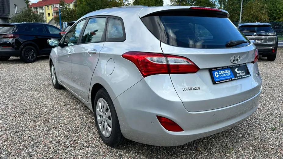 HYUNDAI i30 -