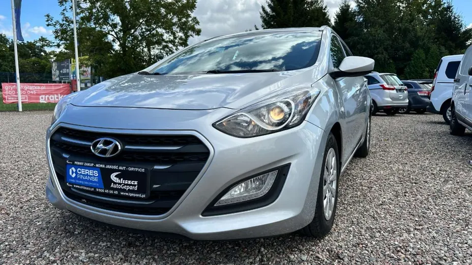 HYUNDAI i30 -