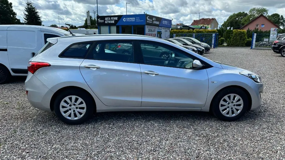 HYUNDAI i30 -