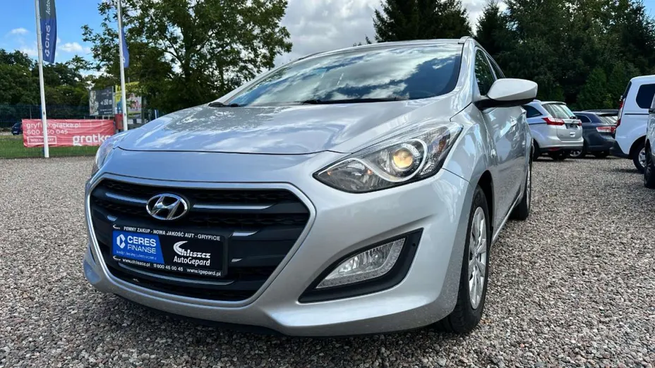 HYUNDAI i30 -