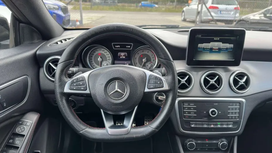 MERCEDES-BENZ CLA -