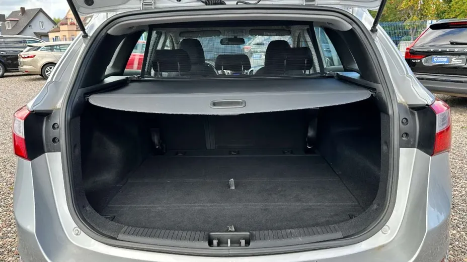 HYUNDAI i30 -
