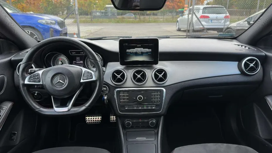 MERCEDES-BENZ CLA -