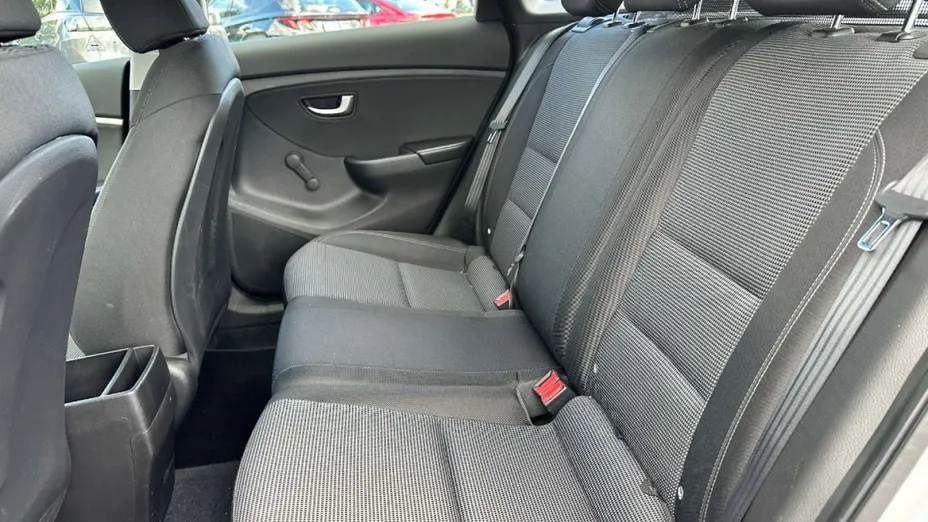 HYUNDAI i30 -