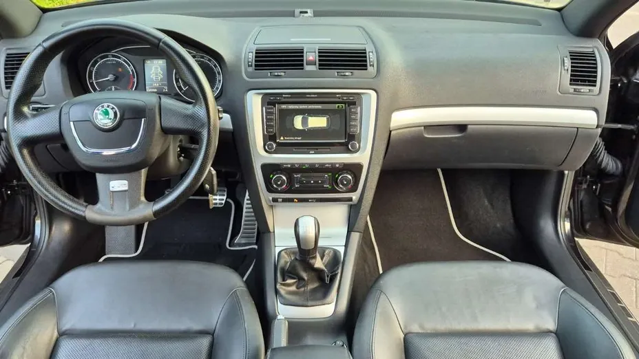 SKODA Octavia -