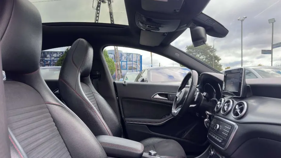 MERCEDES-BENZ CLA -