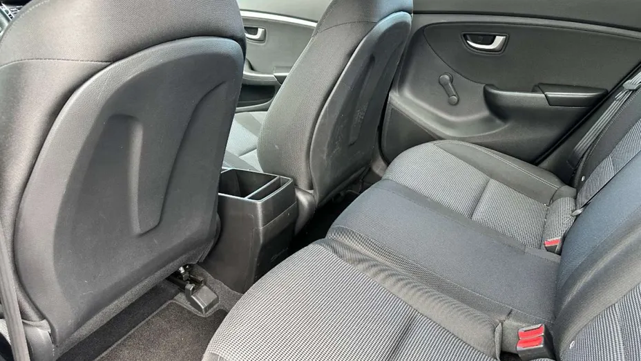 HYUNDAI i30 -