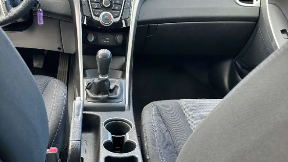 HYUNDAI i30 -