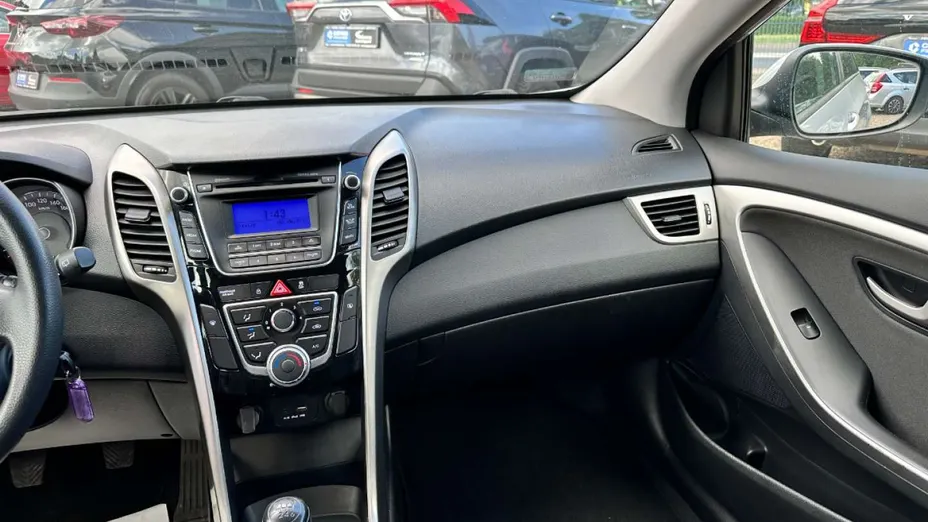 HYUNDAI i30 -