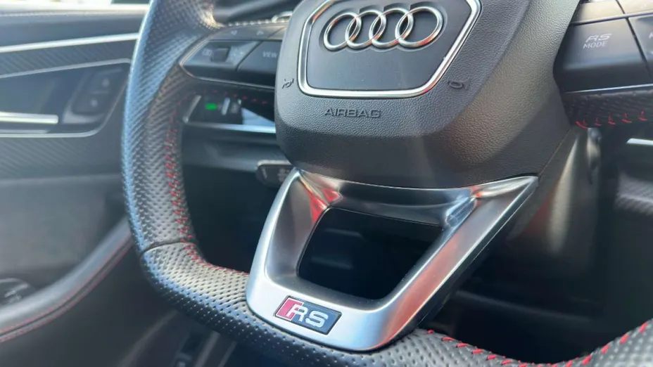 AUDI RS Q8 -