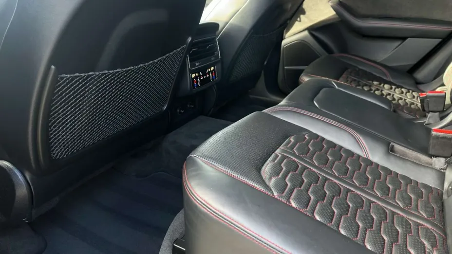 AUDI RS Q8 -