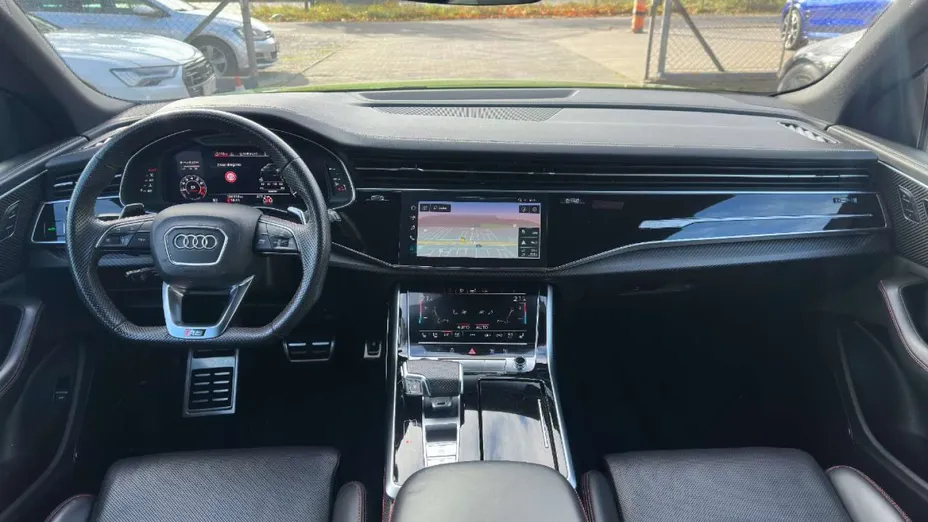 AUDI RS Q8 -