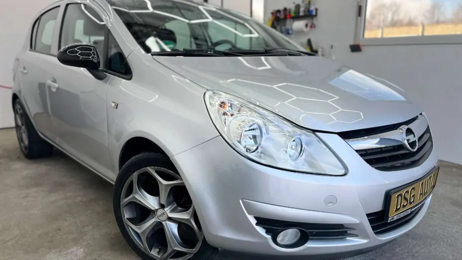 OPEL Corsa -