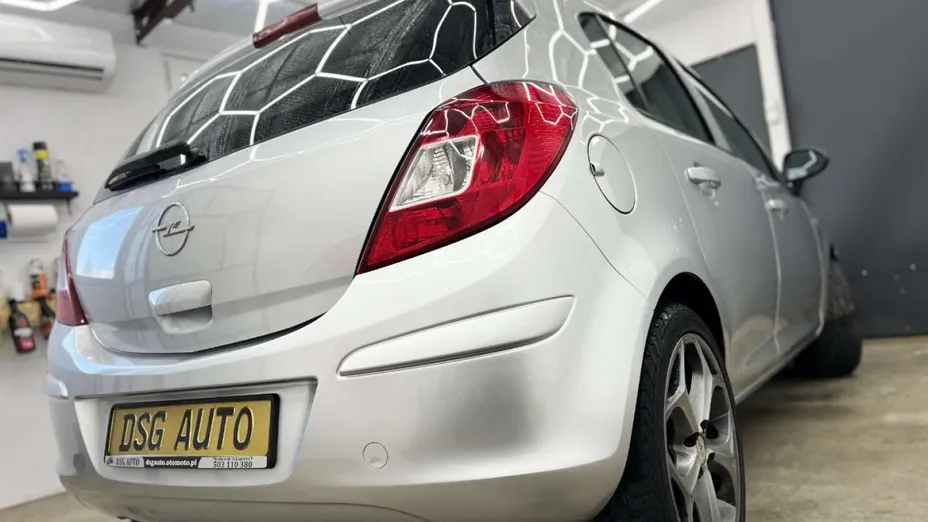 OPEL Corsa -