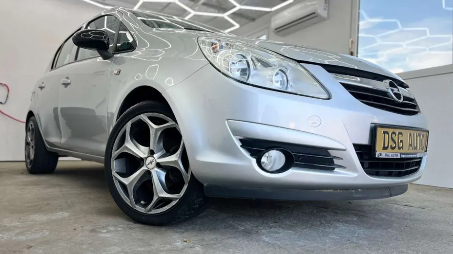OPEL Corsa -
