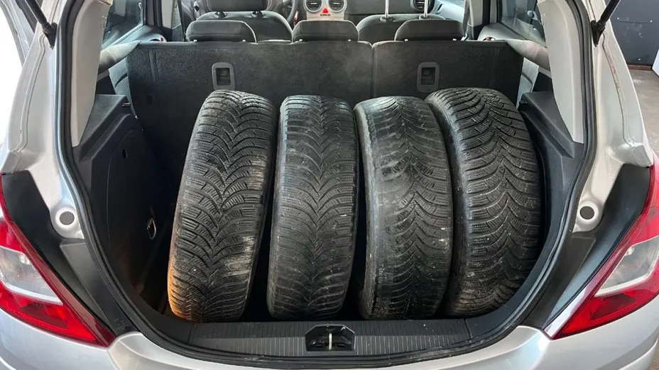 OPEL Corsa -