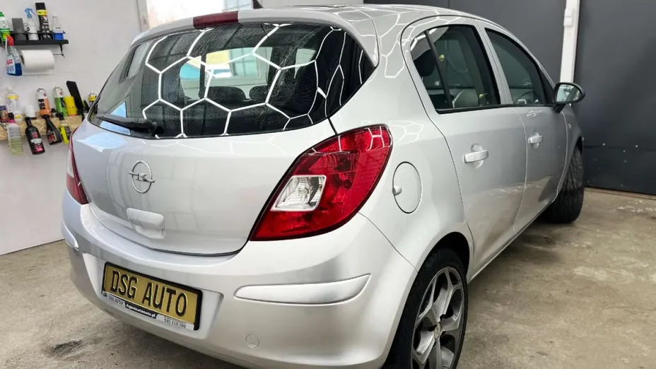 OPEL Corsa -