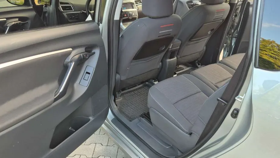 TOYOTA Verso -