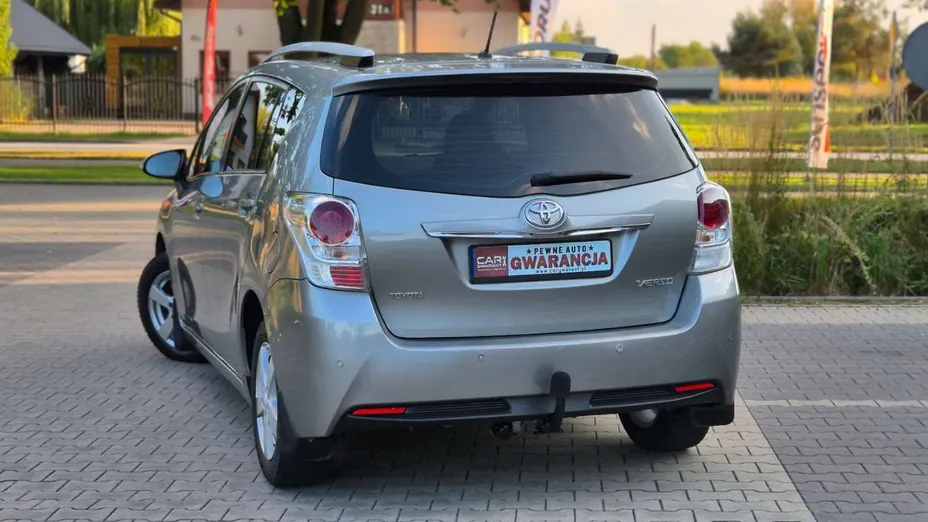 TOYOTA Verso -