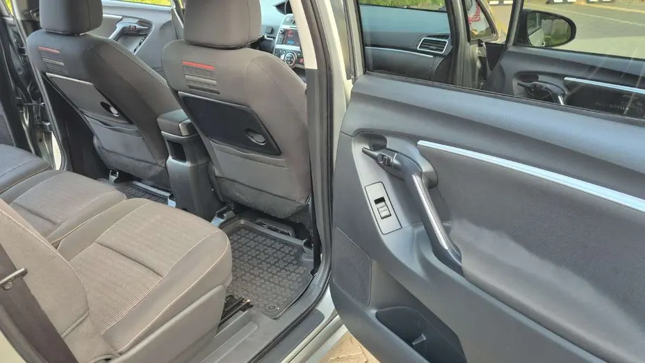 TOYOTA Verso -
