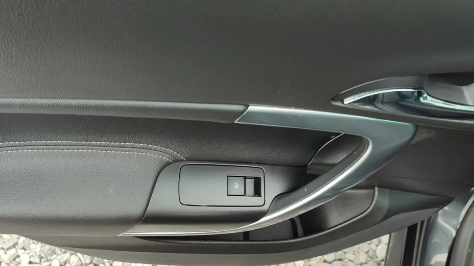 OPEL Insignia -