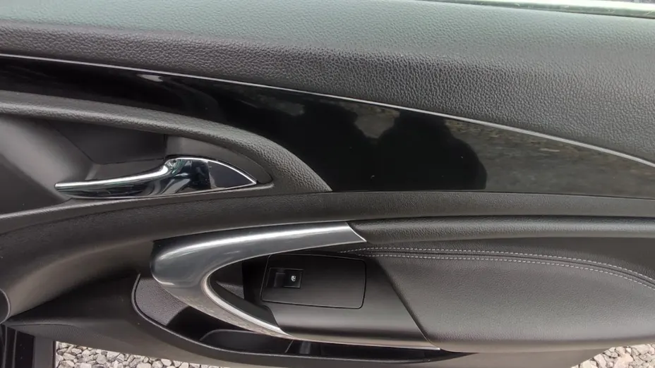 OPEL Insignia -