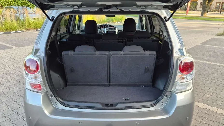 TOYOTA Verso -