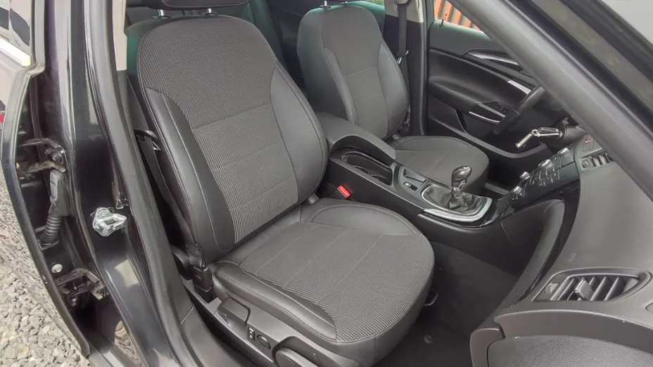 OPEL Insignia -