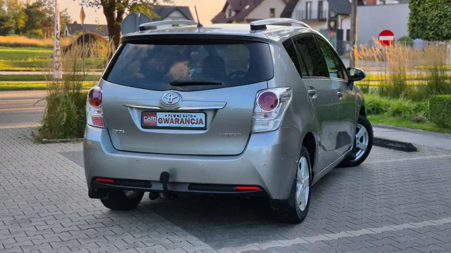 TOYOTA Verso -